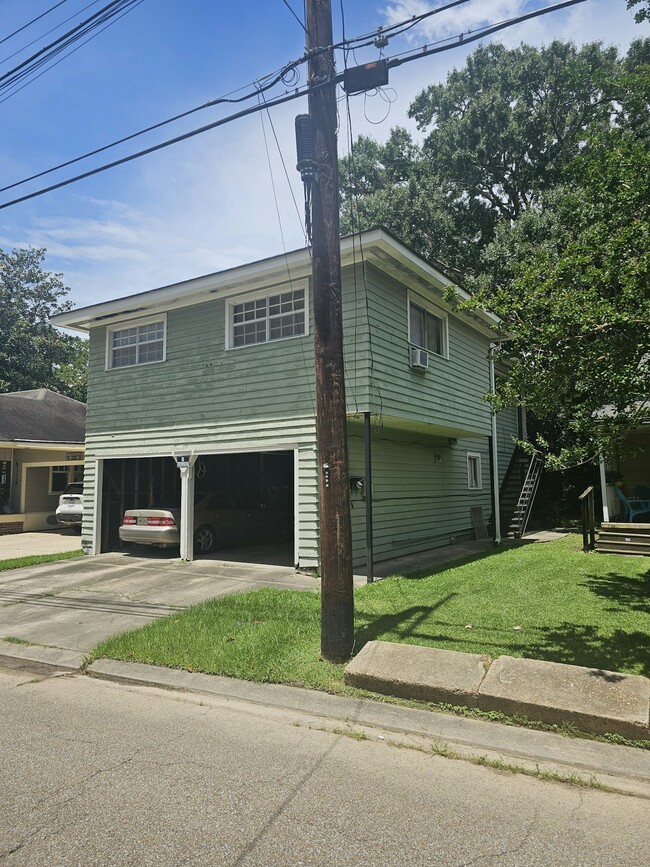 Building Photo - 406 Wilson St