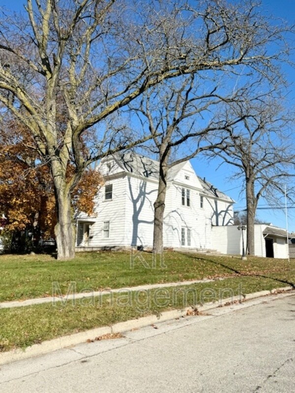 Building Photo - 1141 Earlwood Ave
