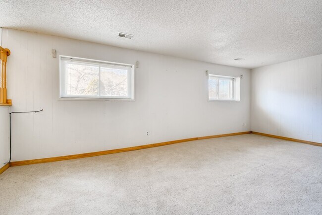 Building Photo - 121 Crawford Cir