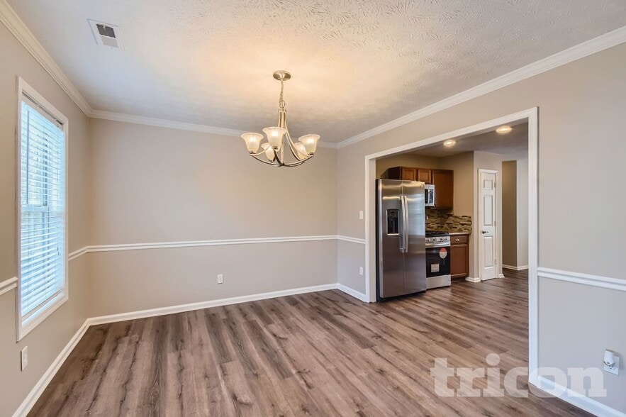 Building Photo - 407 Emerald Trce