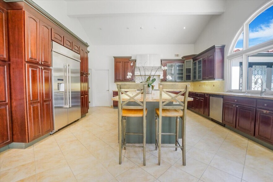 Building Photo - 114 S Layton Dr