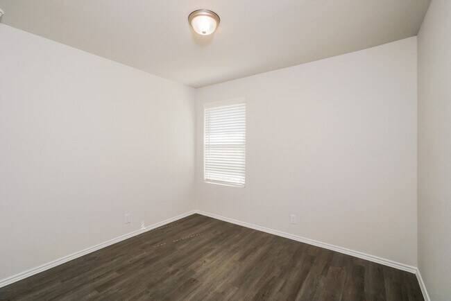Building Photo - 3711 Somers Crest