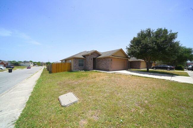 Building Photo - Great One-Story Home Near Lackland AFB Now...