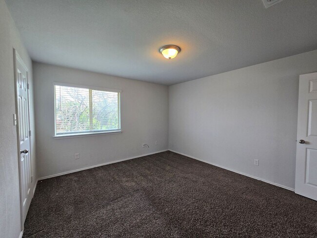 Building Photo - PRICE REDUCTION - AVAILABLE NOW!