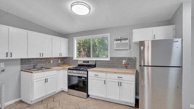 Building Photo - New Renovation! 3 Bed 1 Bath Rental Home in Tulsa