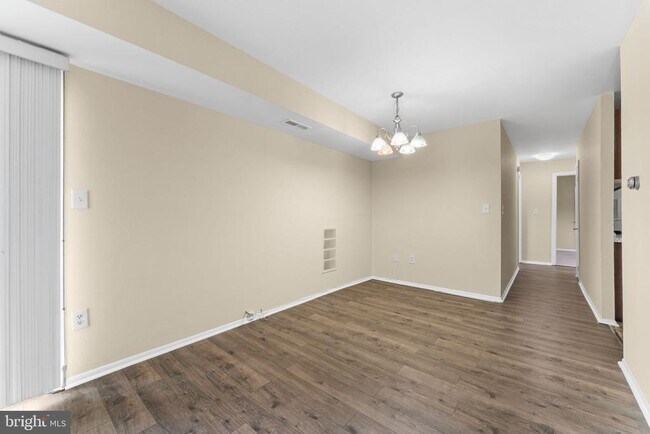 Building Photo - 5500 Karen Elaine Dr