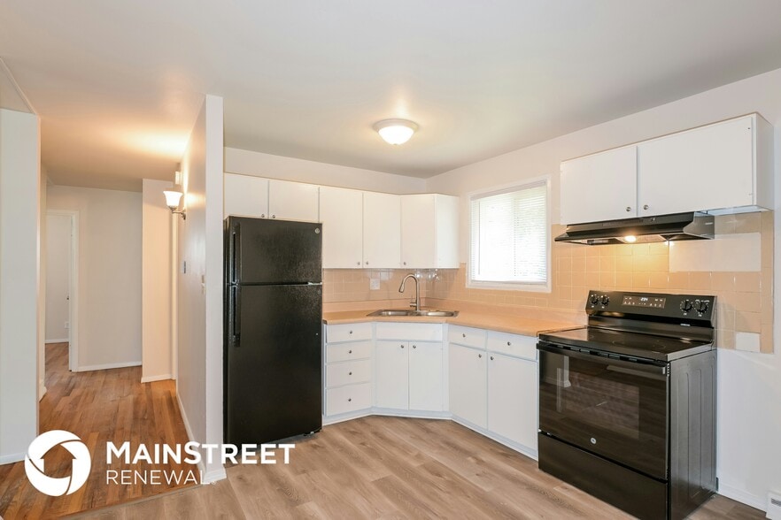 Building Photo - 1376 Cove Ln