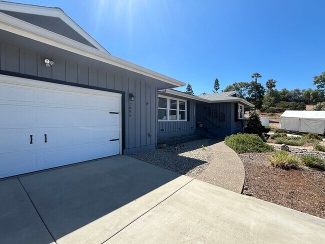Building Photo - Coming Soon! 3 bd/2.5 bath home in the rolling foothills of Vista