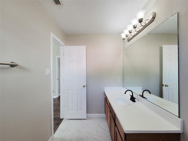 Building Photo - 4226 Daisy Meadow Dr