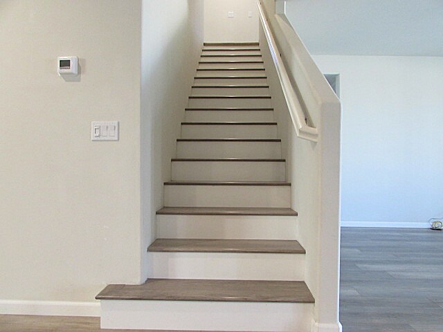 Building Photo - Spacious 5-Bedroom Home with Loft, Solar P...