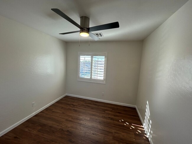 Building Photo - Move In Today! FREE October Rent! Stunning...