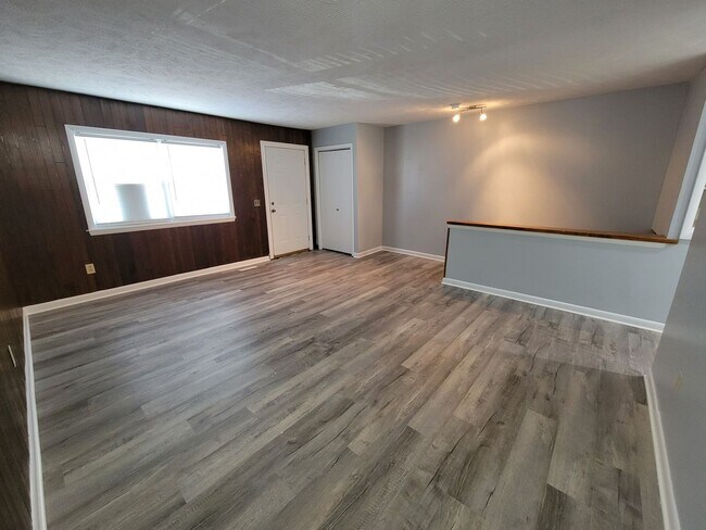 Building Photo - 1014-1014 Willey St