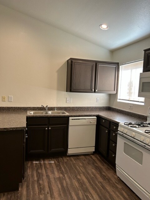 Building Photo - 3624 Silver Sand Ct