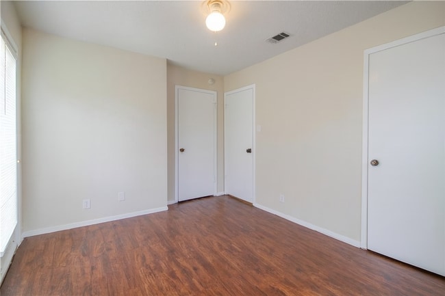 Building Photo - 903 Taulbee Ln