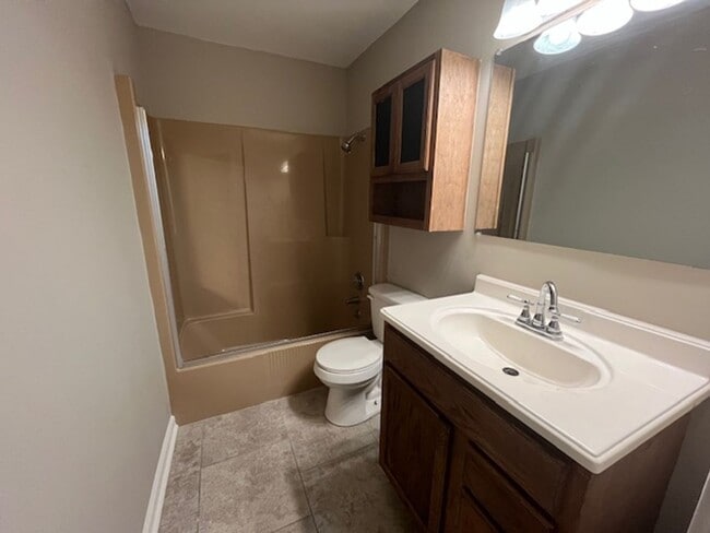 Building Photo - Renovated 3 Bedroom 2 Bath Home for Rent w...