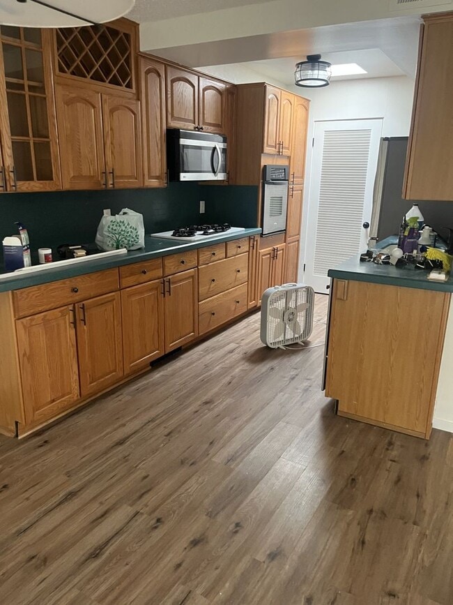 Building Photo - 2 Bedroom/ 2 Bath Condo with Community Pool