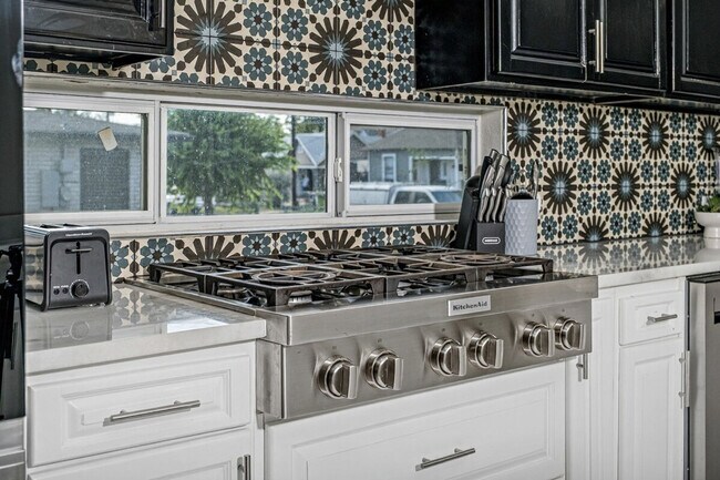 Building Photo - 219 Utah St