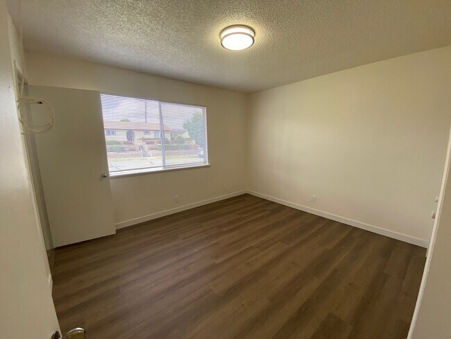 Building Photo - 4 bedroom in Orcutt!!!