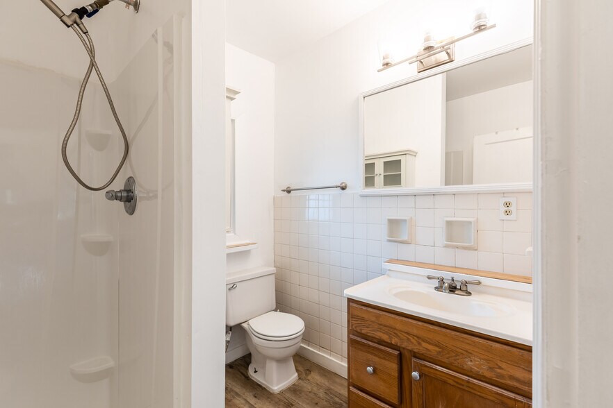 Bathroom - 4412 Erie Ave