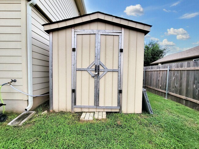 Building Photo - 222 Frio River Trail