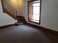 Building Photo - 347 Crain Ave