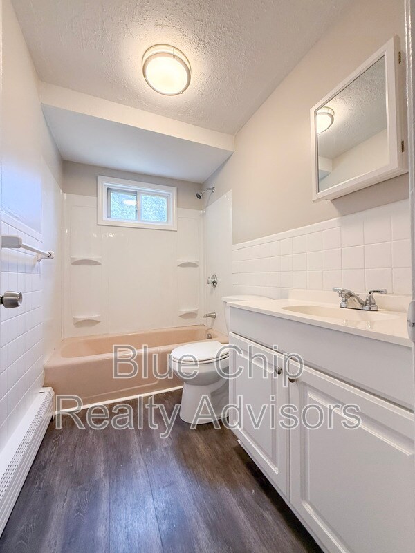 Building Photo - 7 Meisner Cir