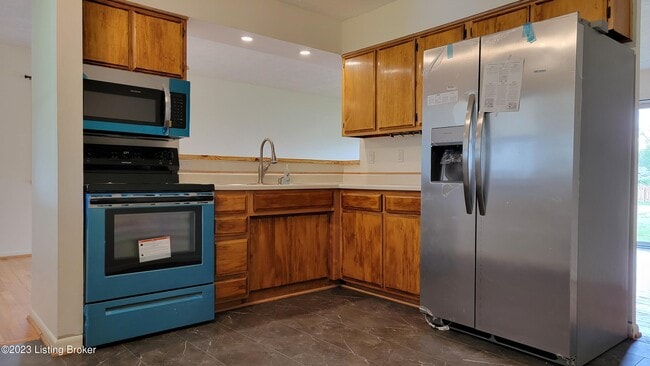 Building Photo - 11616 Maple Way