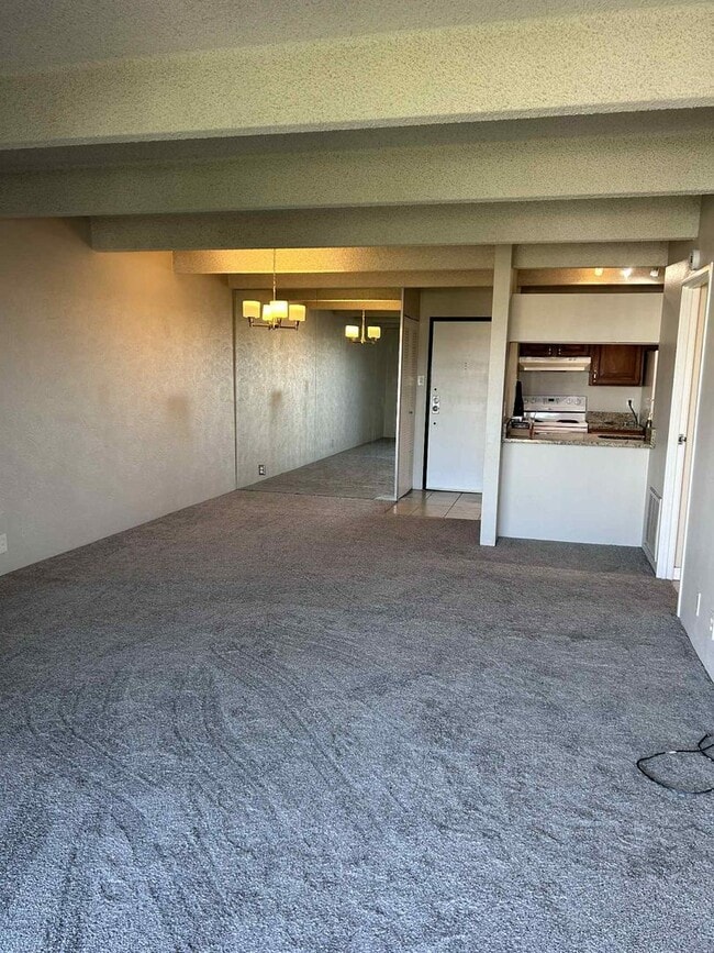 Building Photo - Breathtaking Mountain Views from the 10th ...