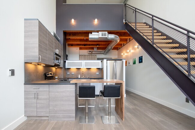 Building Photo - 333 Santana Row