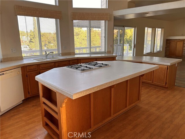 Building Photo - 14711 Manzanita Rd