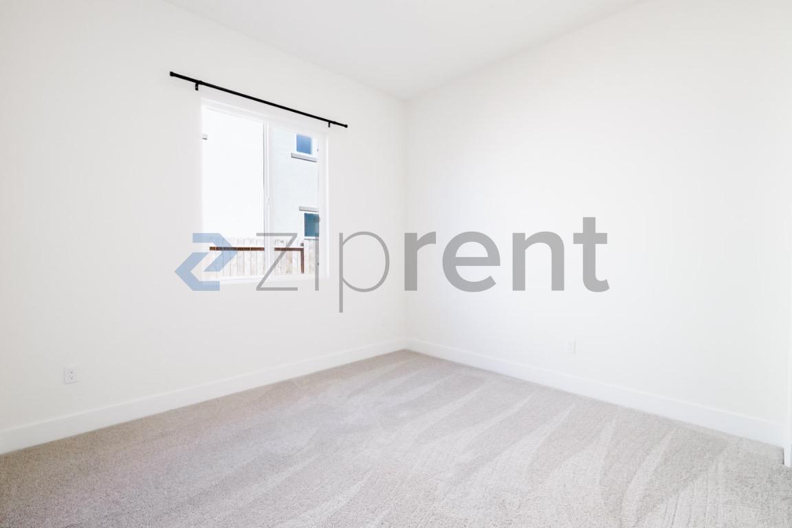 Building Photo - Unit