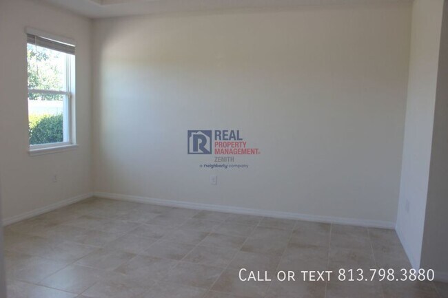 Building Photo - 33163 Sand Creek Dr