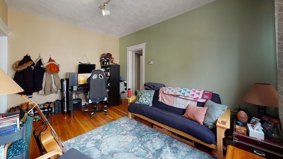 Primary Photo - 1625 Commonwealth Ave