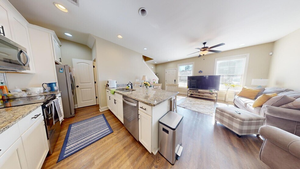 Building Photo - Eagle Ridge Townhome