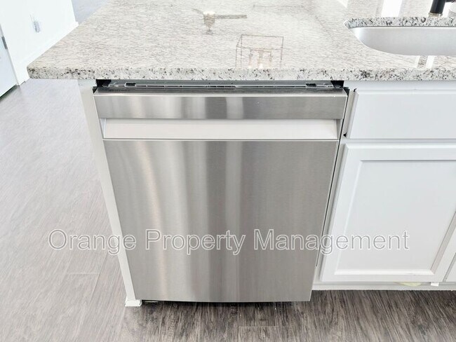 Building Photo - 211 Crooked Cedar Way