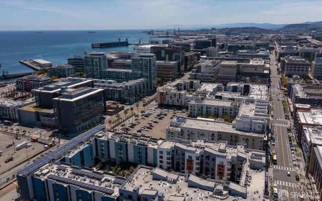 Building Photo - 1000 3rd St