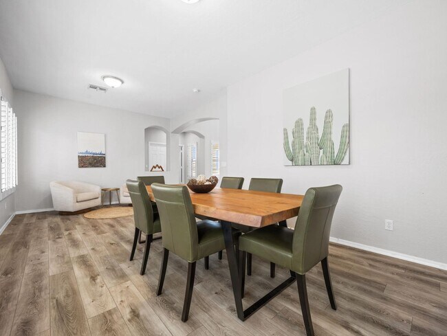 Building Photo - 4613 E Tumbleweed Dr