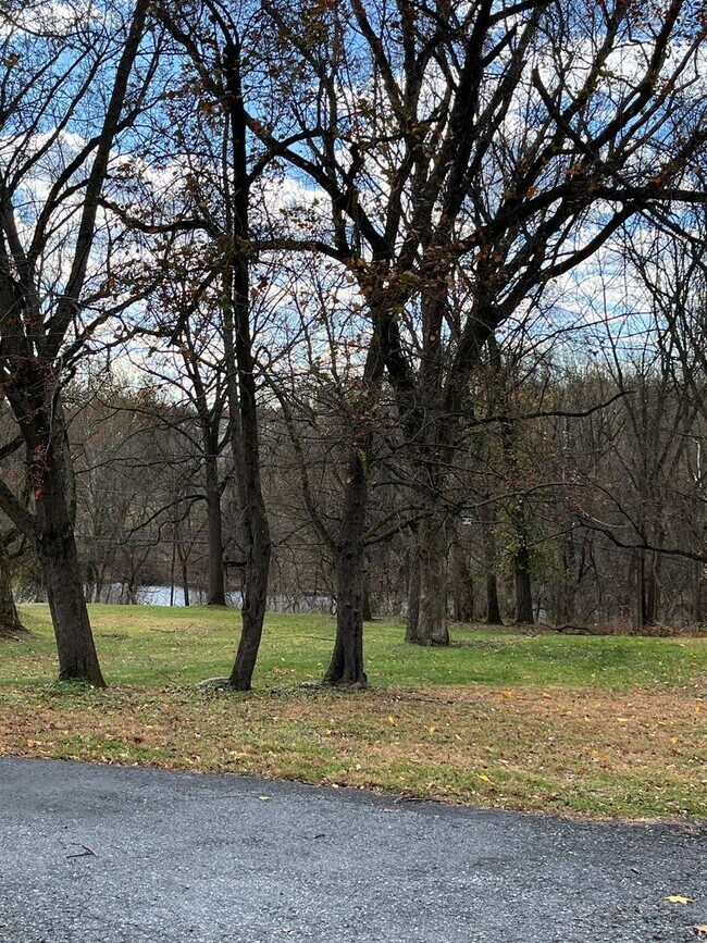 Building Photo - s. Hoernerstown Rd.- Short or Long term lease!