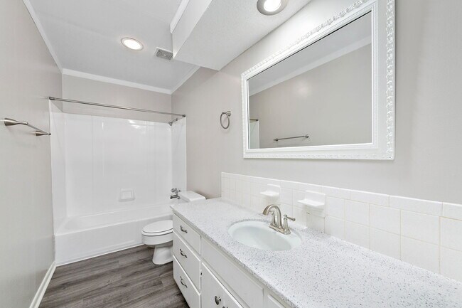 Building Photo - 4723-4725 MERCIER