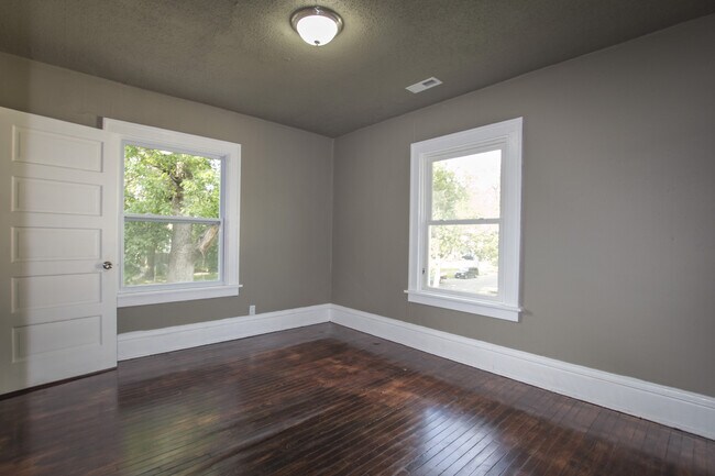 Building Photo - 2846 Rutland Ave