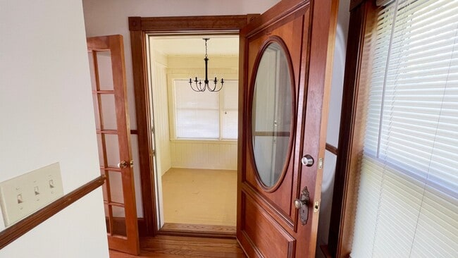 Building Photo - Gorgeous 3BR 1 Bathroom in Leominster