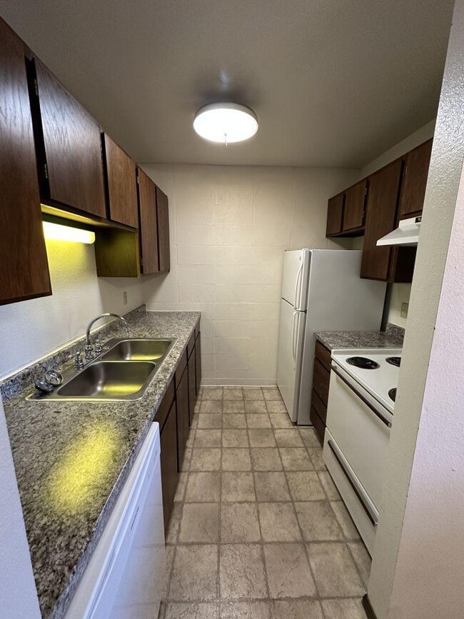 Building Photo - 2 bedroom in Billings MT 59102