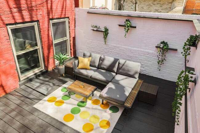 Building Photo - 1304 Broadway-ID1056031P