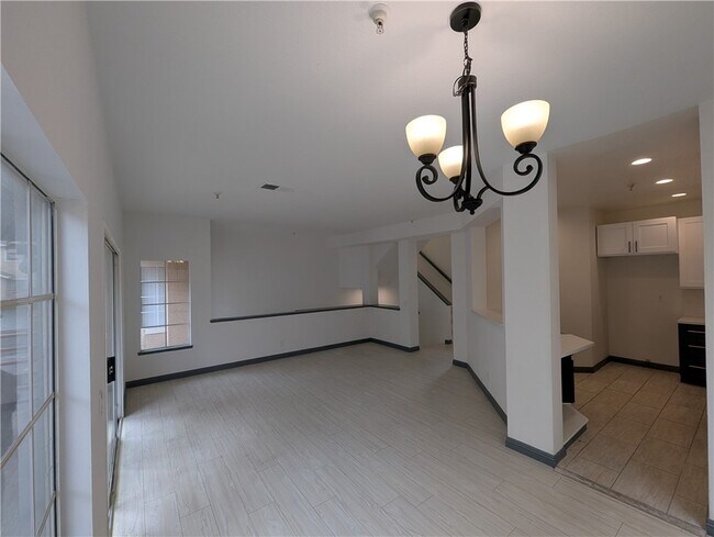 Building Photo - 14078 Lemoli Way