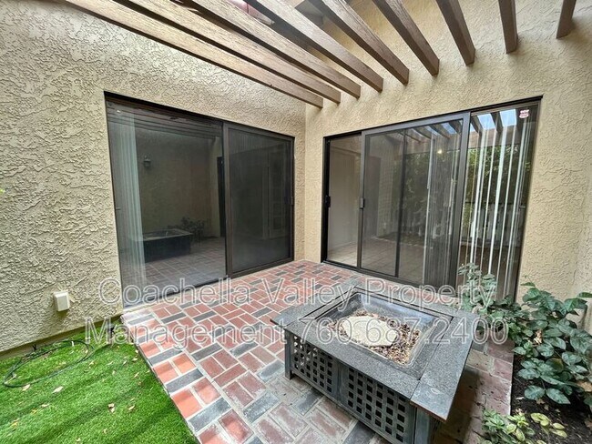Building Photo - 40120 Sagewood Dr