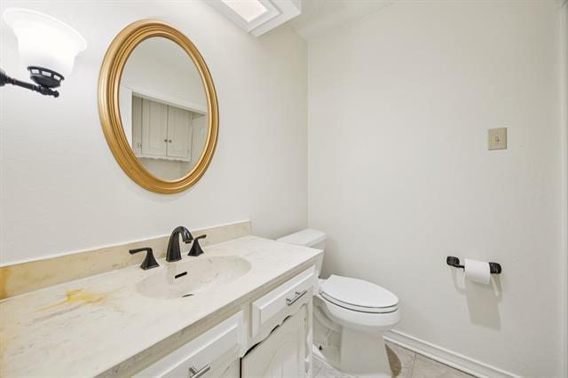 Building Photo - 7639 Dentcrest Dr