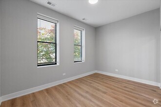 Building Photo - 2 bedroom in Chicago IL 60618