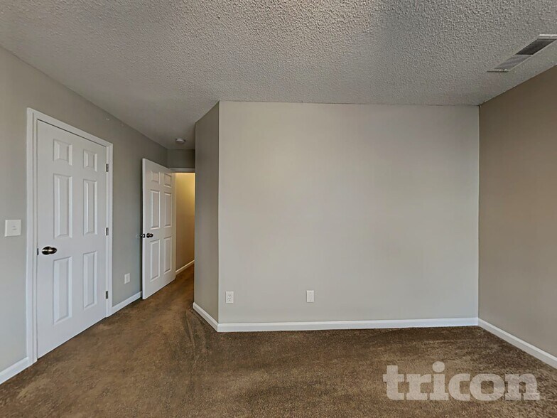 Building Photo - 18 Glen Knoll Ct