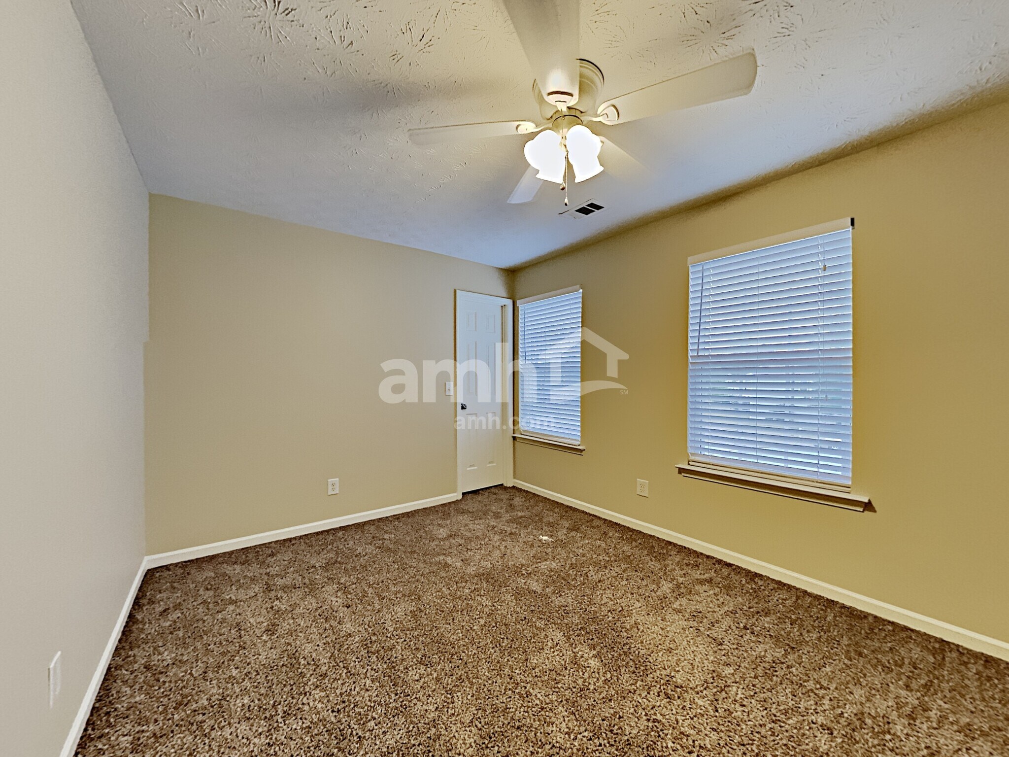Building Photo - 6252 Whitetail Ct NW