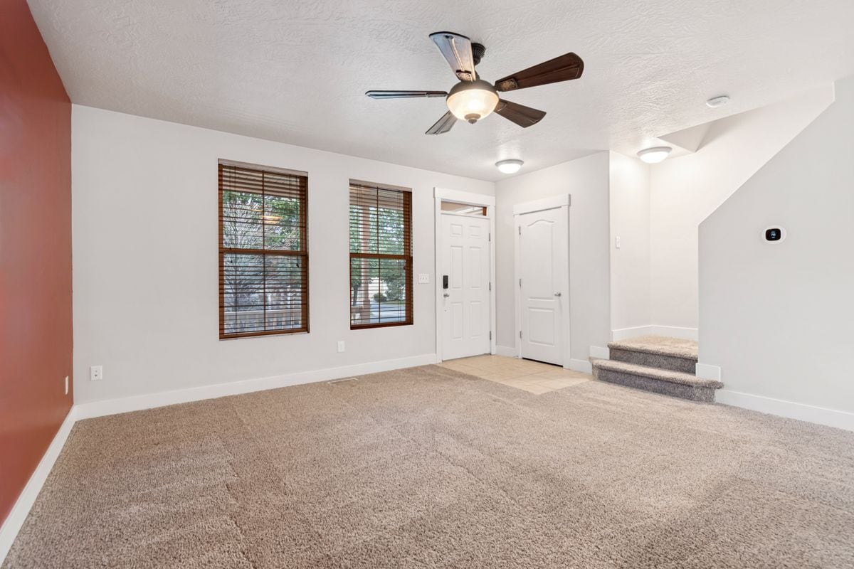 Building Photo - 10634 Topview Rd